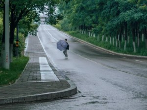 外勤途中突然下大雨，有了它，不再狼狈